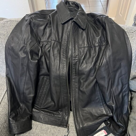 Roundtree & Yorke Jackets & Blazers - Roundtree and Yorke leather Jacket